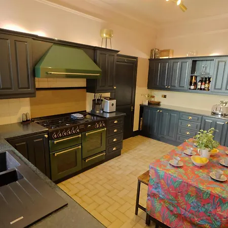 Сasa de vacaciones Rownham Clifton 5 Bedroom Townhouse *