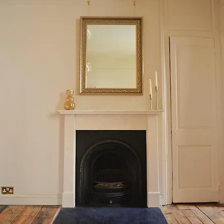 Rownham Clifton 5 Bedroom Townhouse *