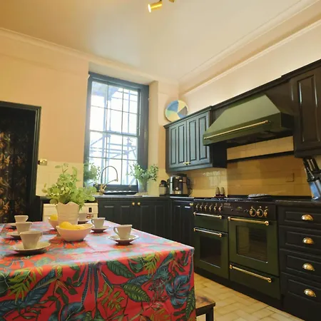 Holiday home Rownham Clifton 5 Bedroom Townhouse