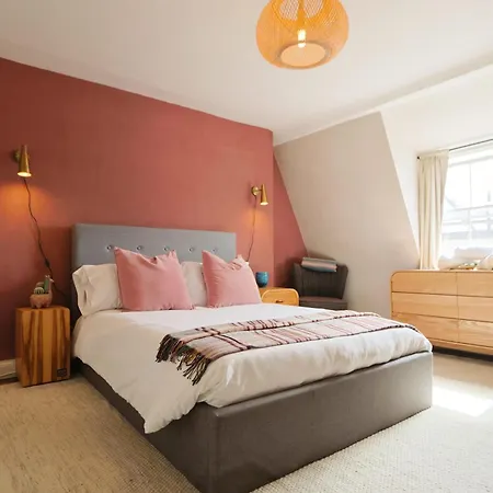 Rownham Clifton 5 Bedroom Townhouse *