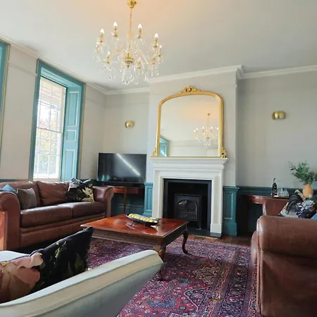 Rownham Clifton 5 Bedroom Townhouse 度假居