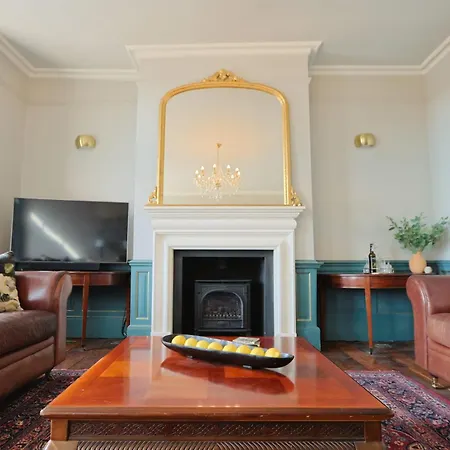 Rownham Clifton 5 Bedroom Townhouse *